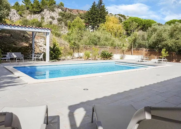 3 Bedroom Cozy In Minervois *